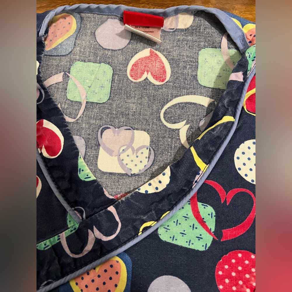 126. Dickies Heart Scrub Top - Picture 4 of 7